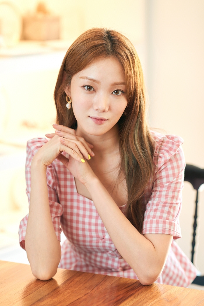 Lee Sung Kyung trở thành nữ chính 'Romantic Doctor Kim' phần 2?