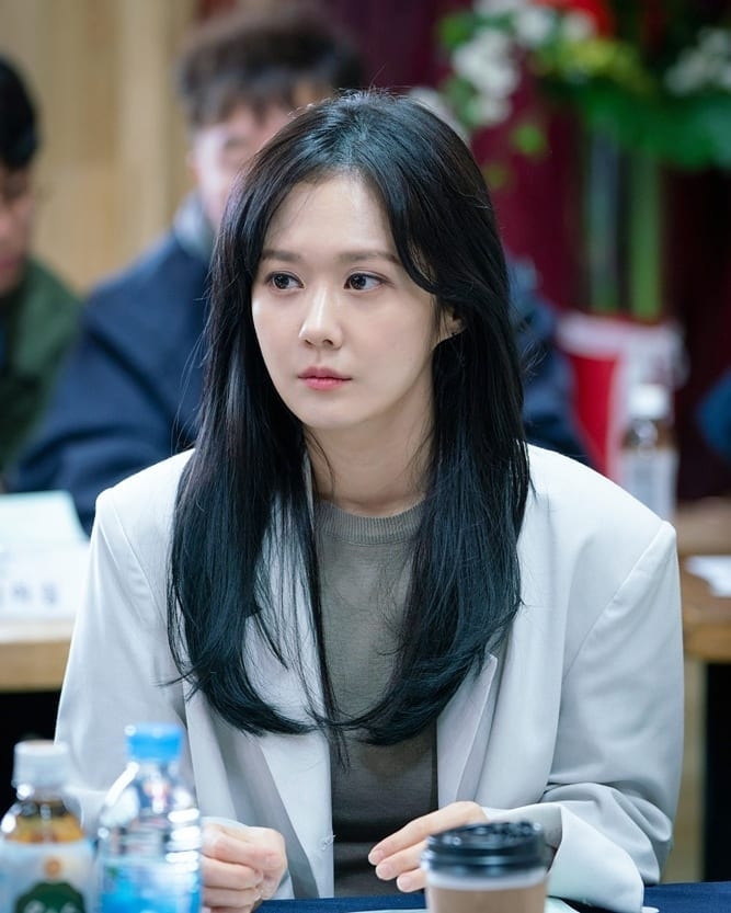 Jang Na Ra tái xuất với hình tượng nữ cường đẹp mê ly trong drama mới