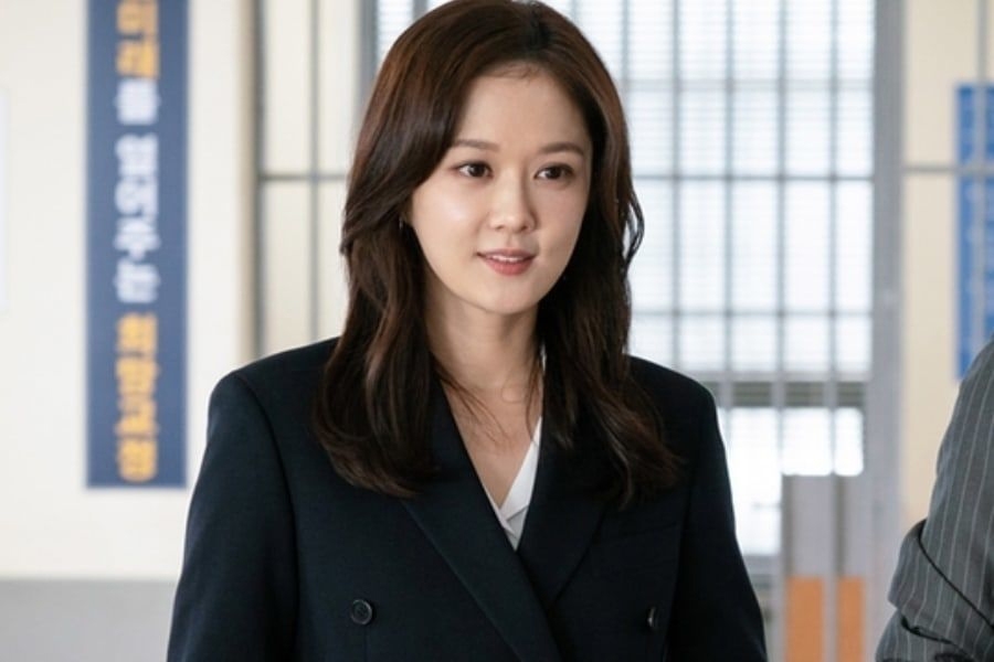 Jang Na Ra tái xuất với hình tượng nữ cường đẹp mê ly trong drama mới
