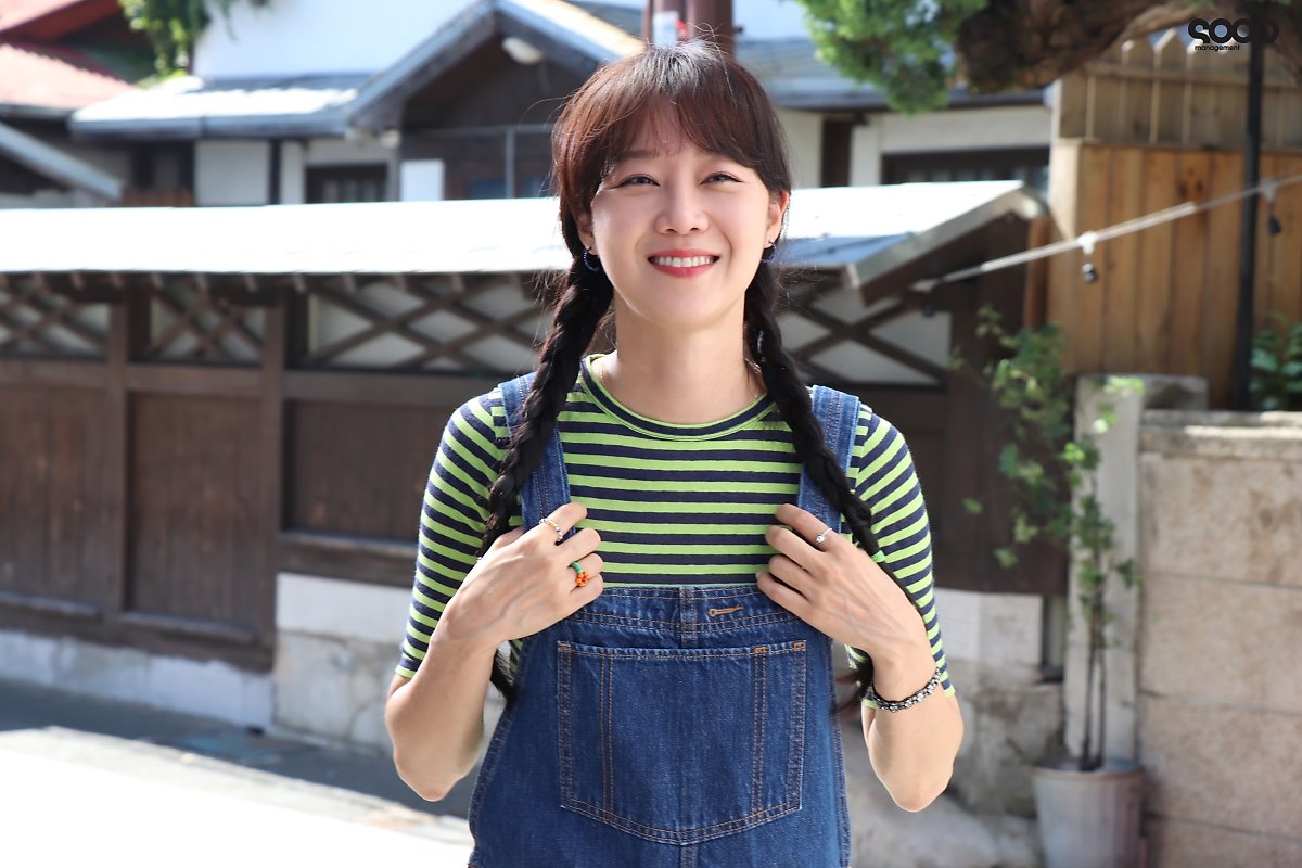 Gong Hyo Jin dịu dàng, xinh đẹp với tạo hình trong drama mới