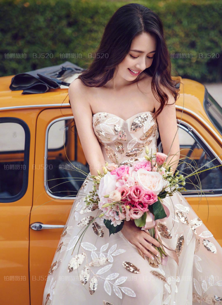 Bộ ảnh cưới lãng mạn của Quách Bích Đình với con trai trùm Hồng Kông