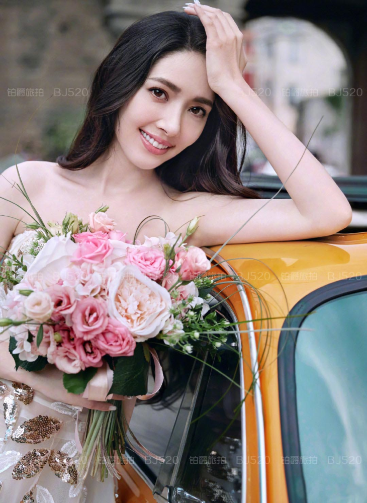 Bộ ảnh cưới lãng mạn của Quách Bích Đình với con trai trùm Hồng Kông