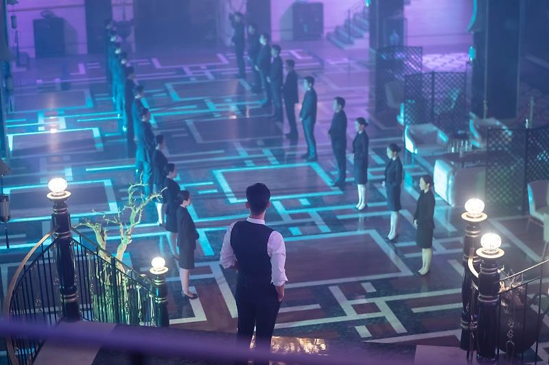 Kim Soo Hyun tung bộ ảnh đóng cameo cho 'Hotel Del Luna'