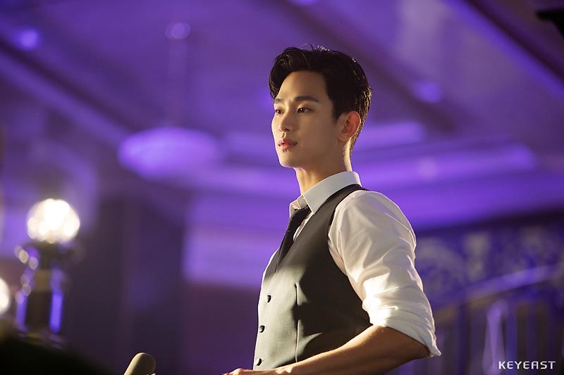 Kim Soo Hyun tung bộ ảnh đóng cameo cho 'Hotel Del Luna'