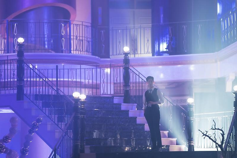 Kim Soo Hyun tung bộ ảnh đóng cameo cho 'Hotel Del Luna'