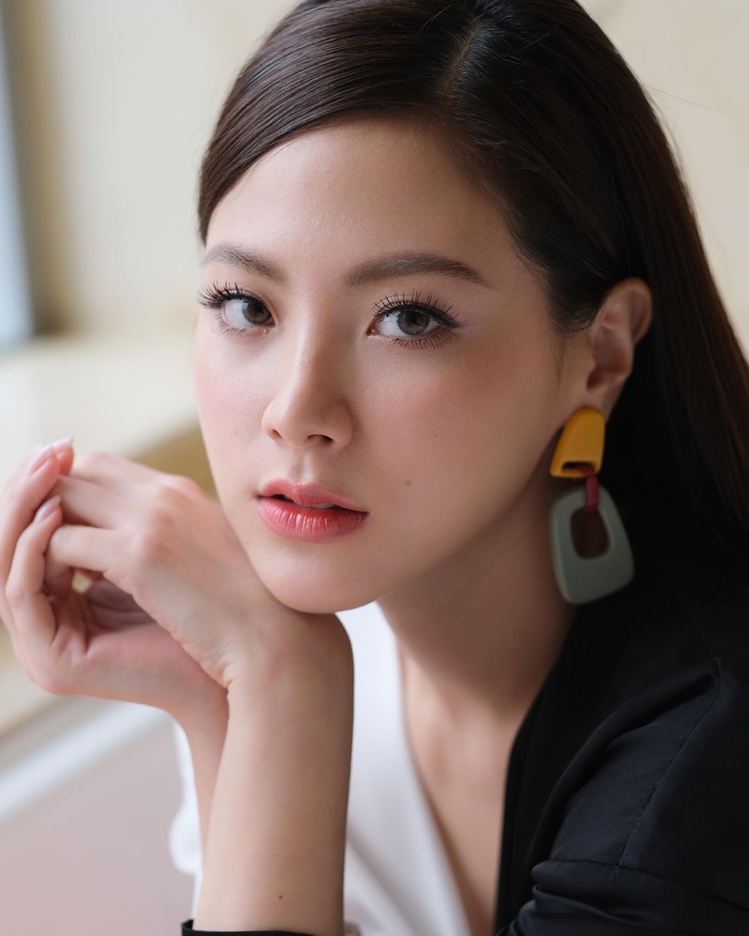 Baifern Pimchanok tung loạt ảnh quảng cáo mới siêu quyến rũ