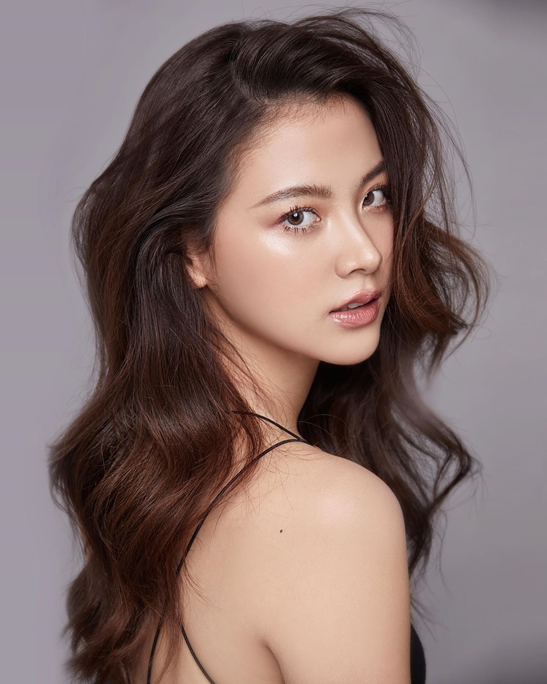 Baifern Pimchanok tung loạt ảnh quảng cáo mới siêu quyến rũ