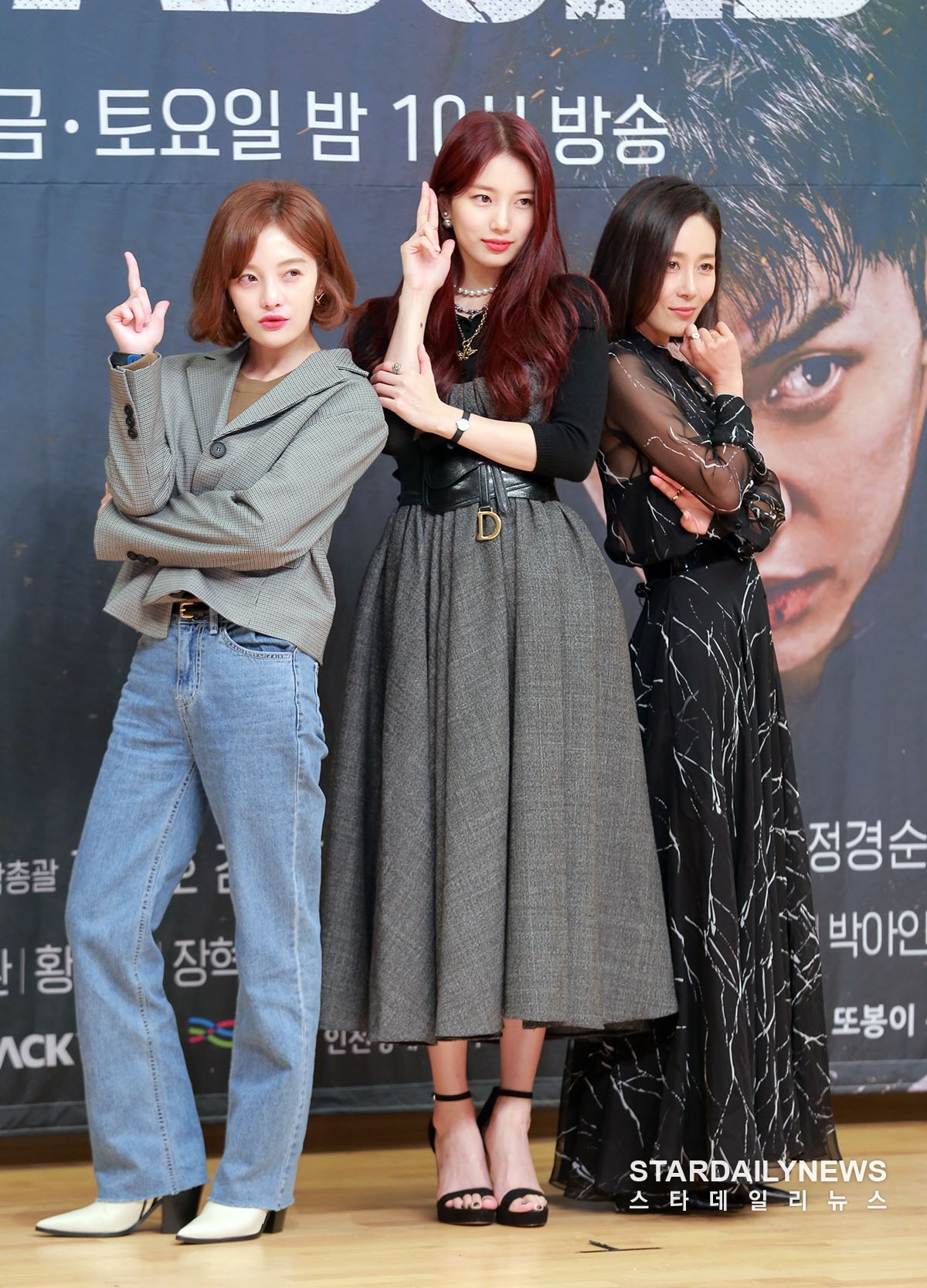 Lee Seung Gi - Suzy đẹp đôi trong họp báo 'bom tấn' Vagabond