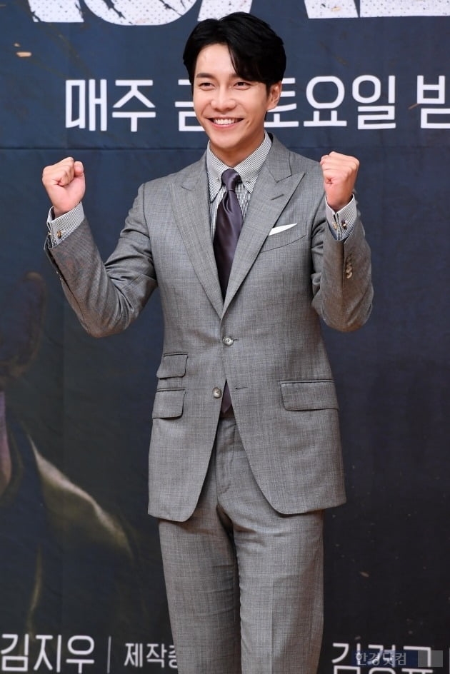 Lee Seung Gi - Suzy đẹp đôi trong họp báo 'bom tấn' Vagabond