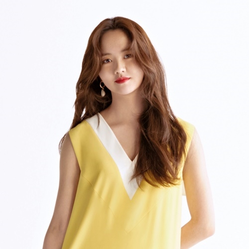 Kim So Hyun chia sẻ cách diễn cảnh tình cảm mặc dù chưa từng yêu ai