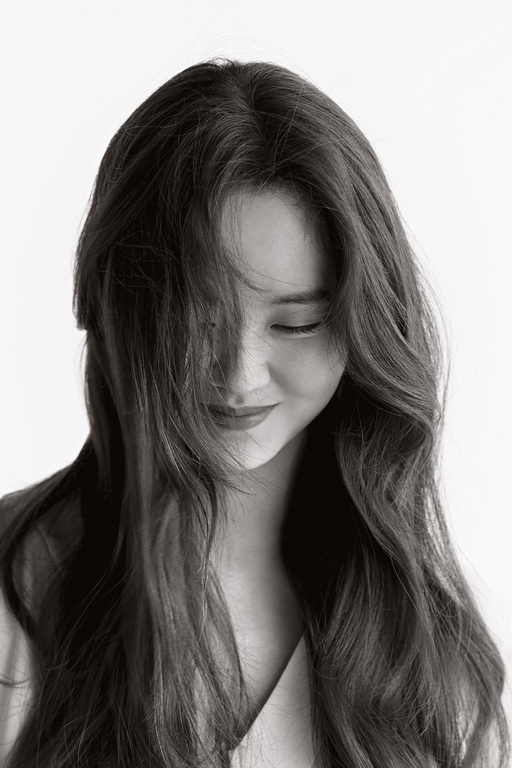 Kim So Hyun chia sẻ cách diễn cảnh tình cảm mặc dù chưa từng yêu ai