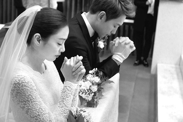 Vợ chồng Bi Rain - Kim Tae Hee chào đón con gái thứ hai