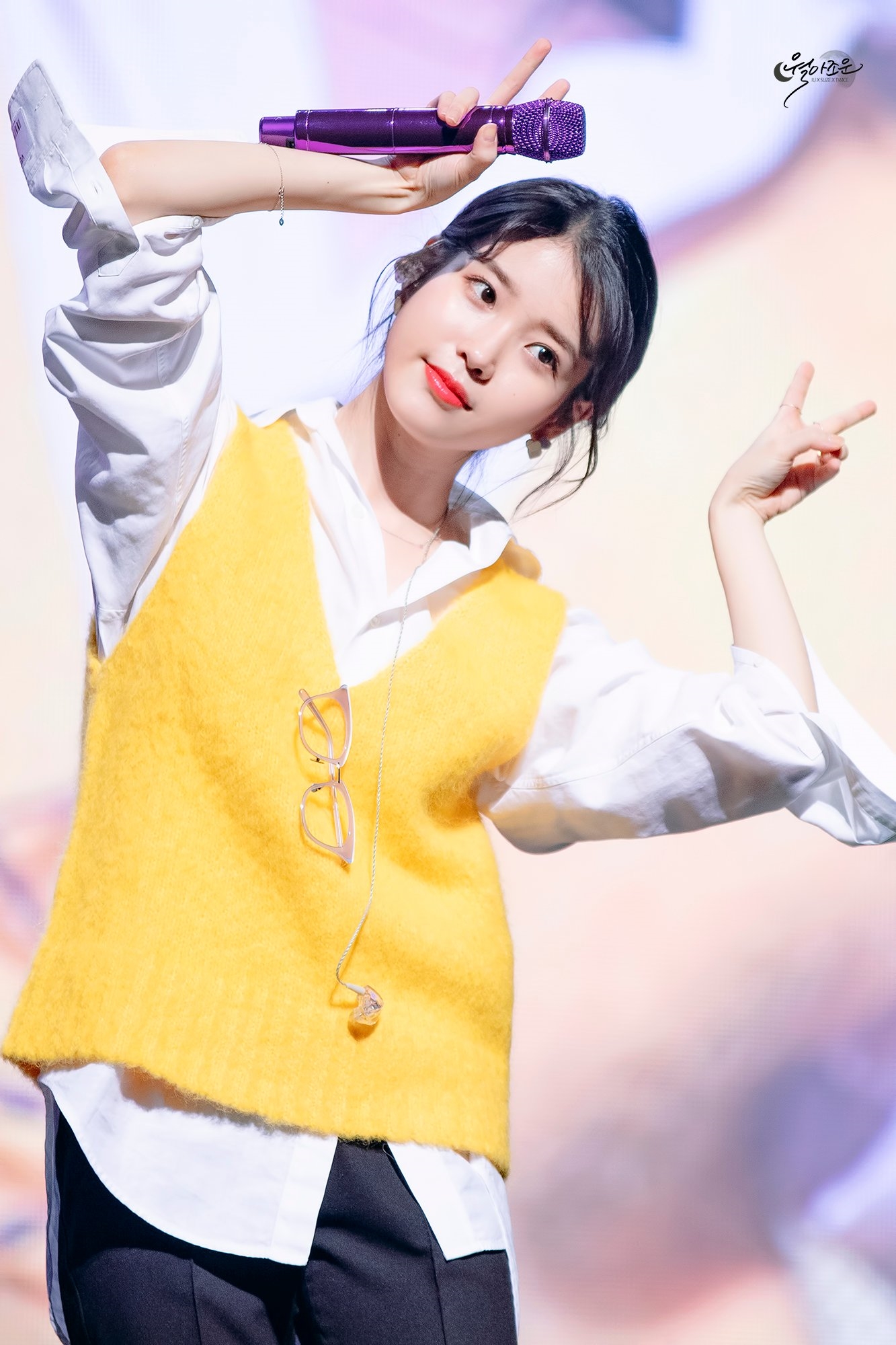 IU tổ chức fanmeeting kỷ niệm 11 năm vào nghề cực hoành tráng