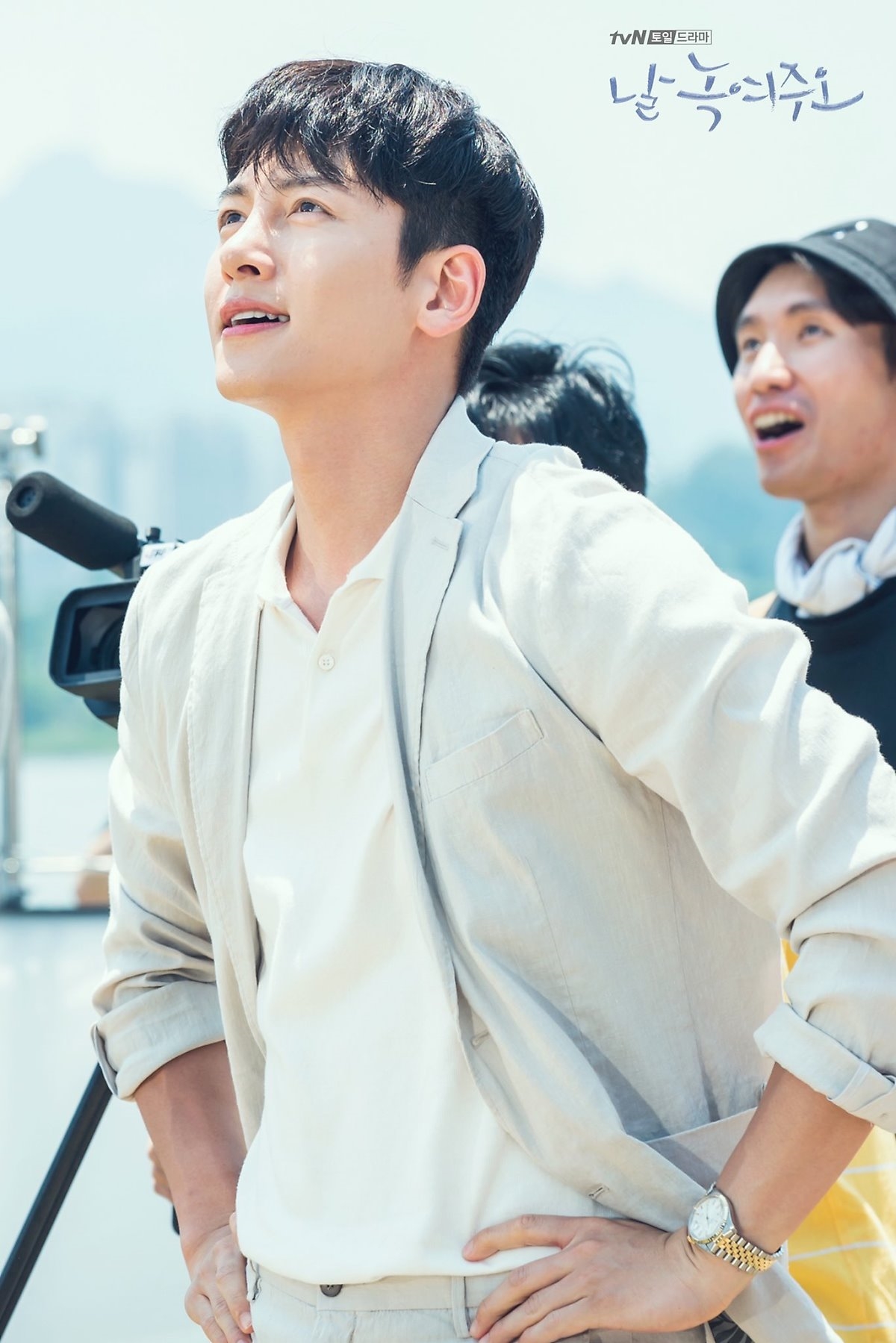 Ji Chang Wook tung bộ ảnh hậu trường chụp poster drama mới