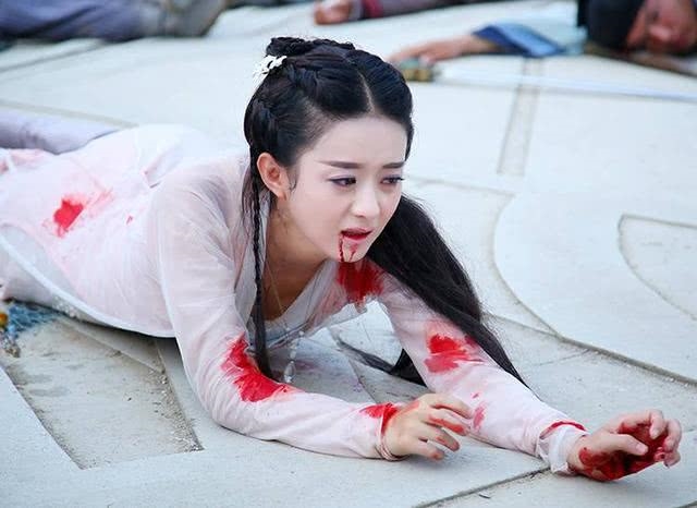Cảnh ngã của dàn mỹ nhân Cbiz trên màn ảnh đốn tim fan