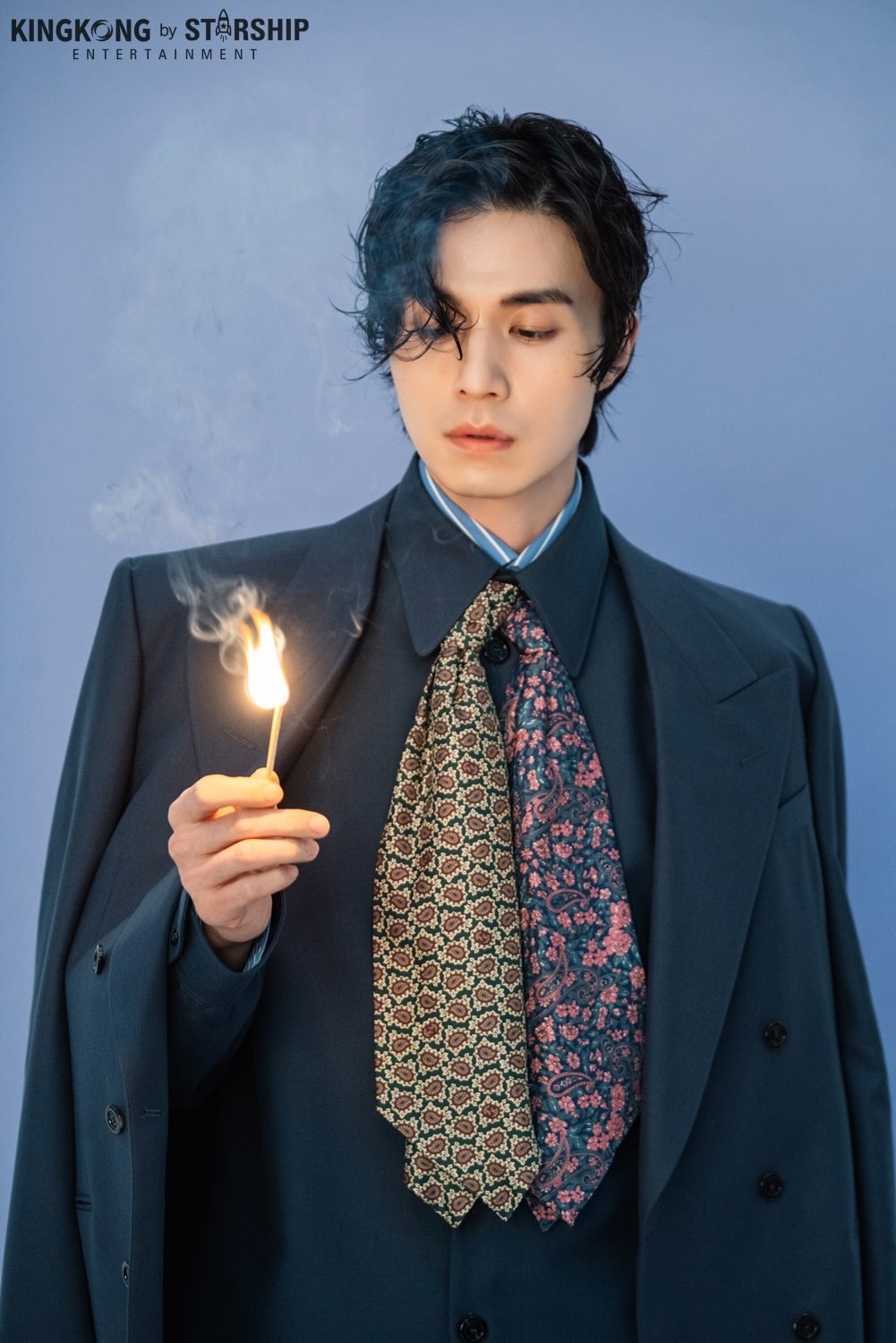 Lee Dong Wook đẹp ma mị với kiểu tóc mới trong bộ ảnh chụp tạp chí mới
