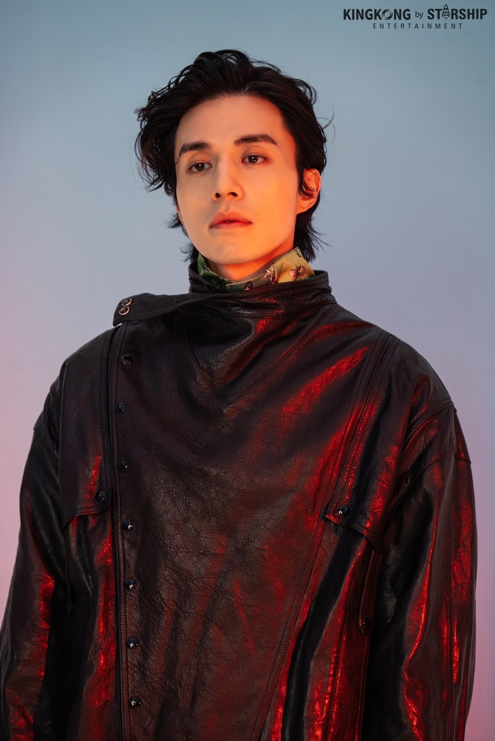 Lee Dong Wook đẹp ma mị với kiểu tóc mới trong bộ ảnh chụp tạp chí mới