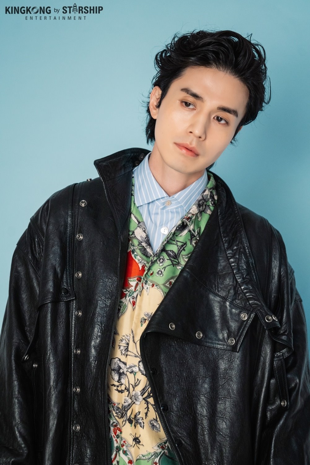 Lee Dong Wook đẹp ma mị với kiểu tóc mới trong bộ ảnh chụp tạp chí mới