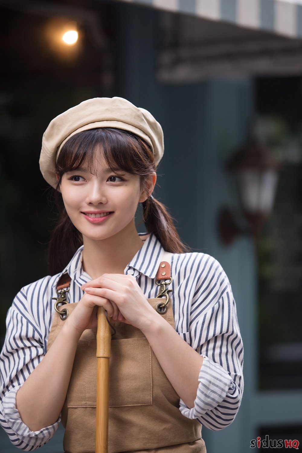 Kim Yoo Jung tung bộ ảnh đẹp như mơ quay show cá nhân mới tại Ý