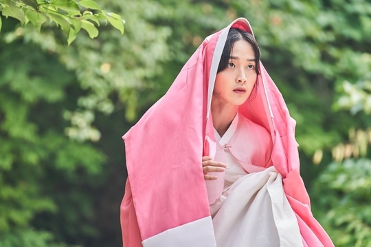 Jang Dong Yoon của 'Tale Of Nok Du' nhận 'mưa' lời khen vì quá xinh