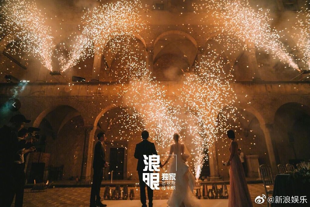 Sao 'Như Ý Truyện' Đồng Dao tổ chức đám cưới ở lâu đài cổ châu Âu