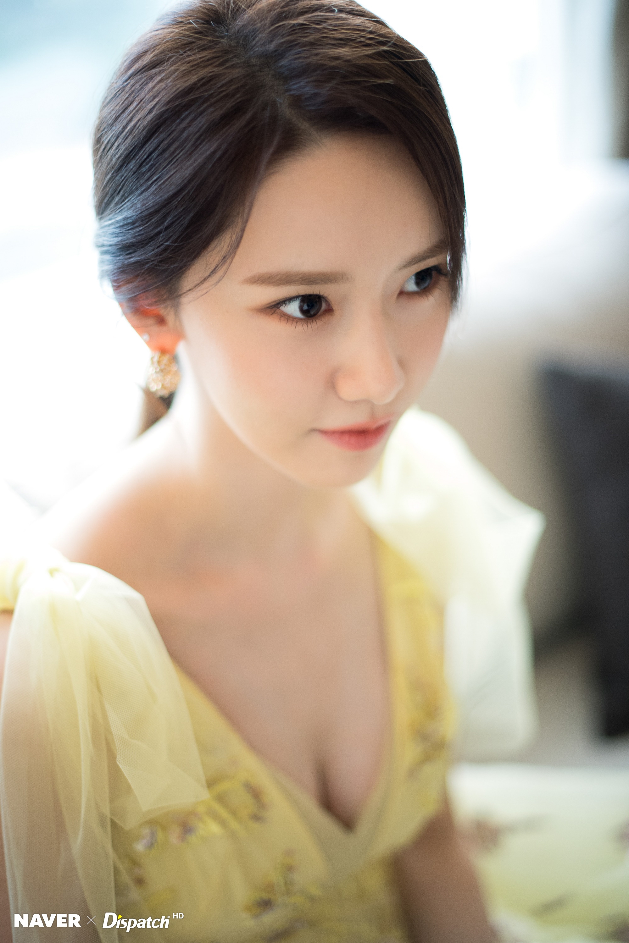 Yoona khoe bộ ảnh hậu trường đẹp như tiên nữ giáng trần