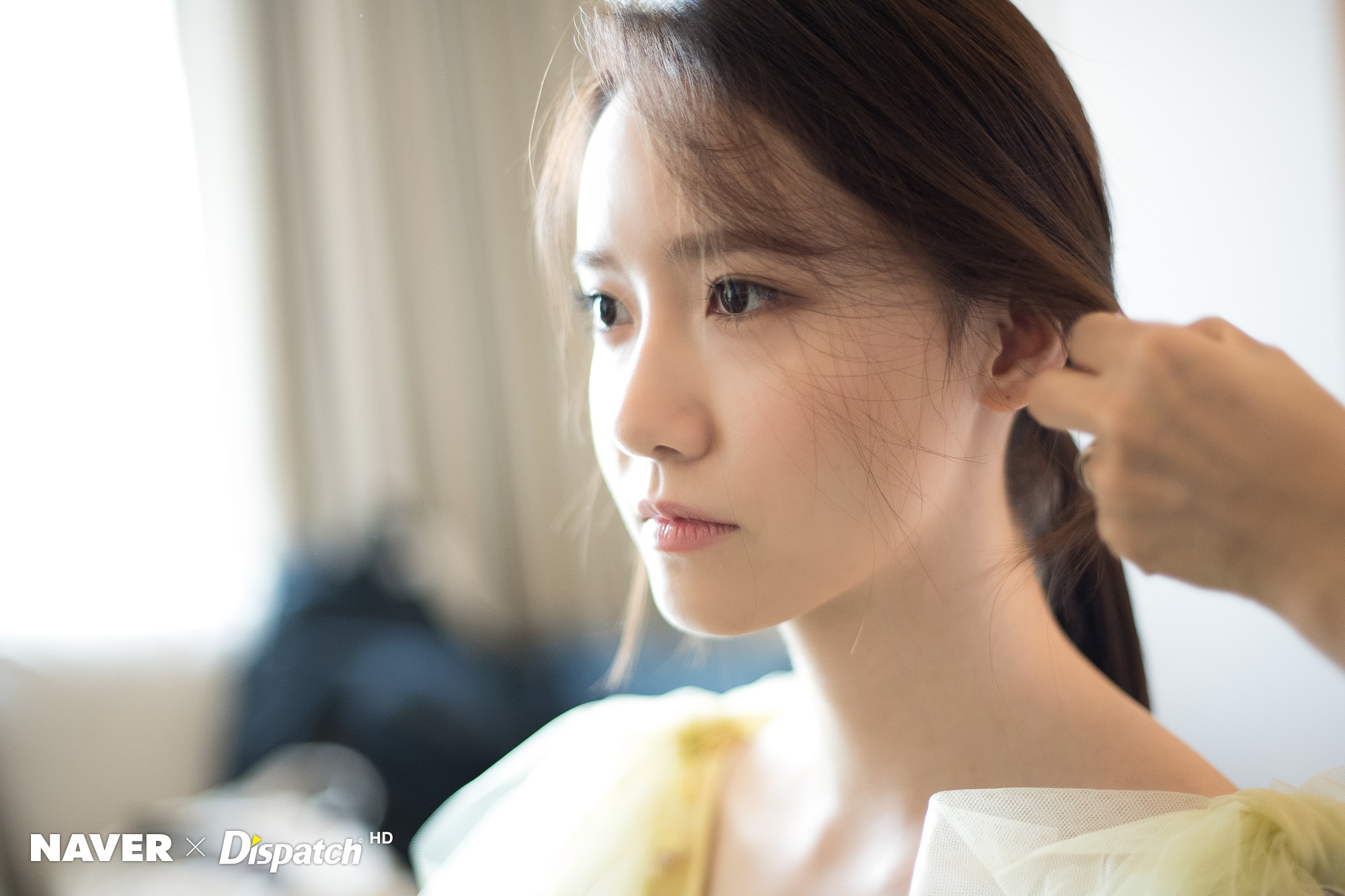 Yoona khoe bộ ảnh hậu trường đẹp như tiên nữ giáng trần