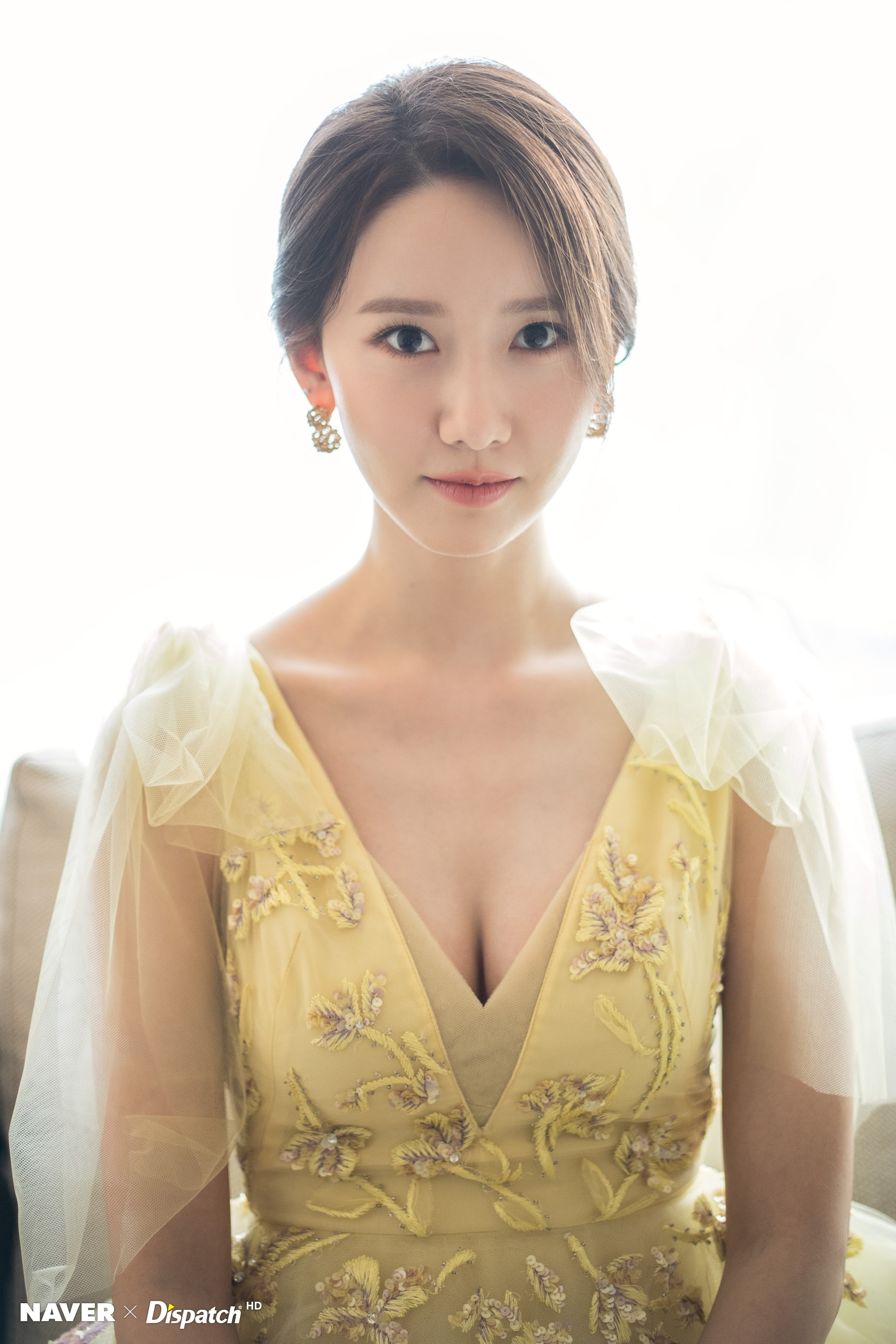 Yoona khoe bộ ảnh hậu trường đẹp như tiên nữ giáng trần
