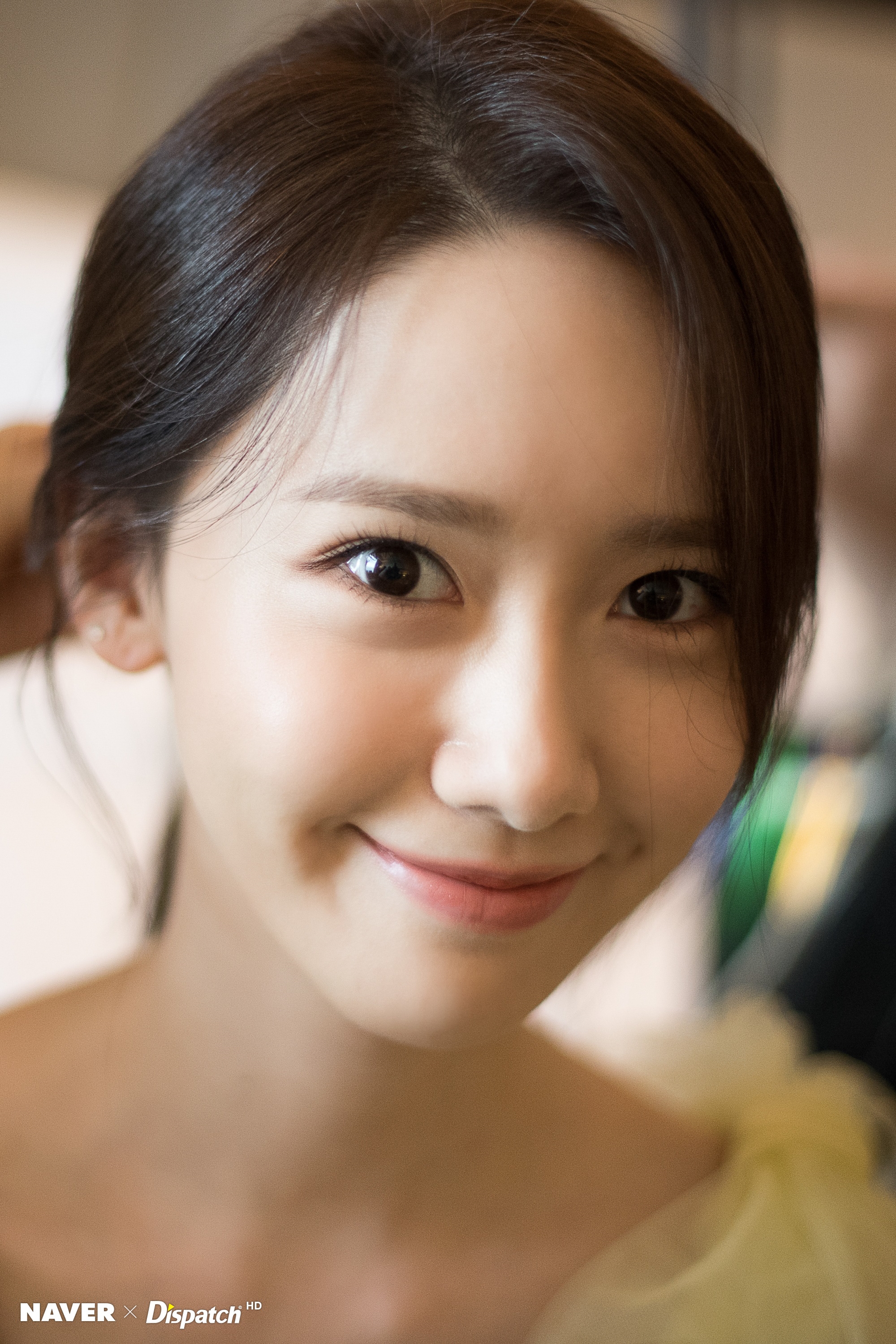 Yoona khoe bộ ảnh hậu trường đẹp như tiên nữ giáng trần