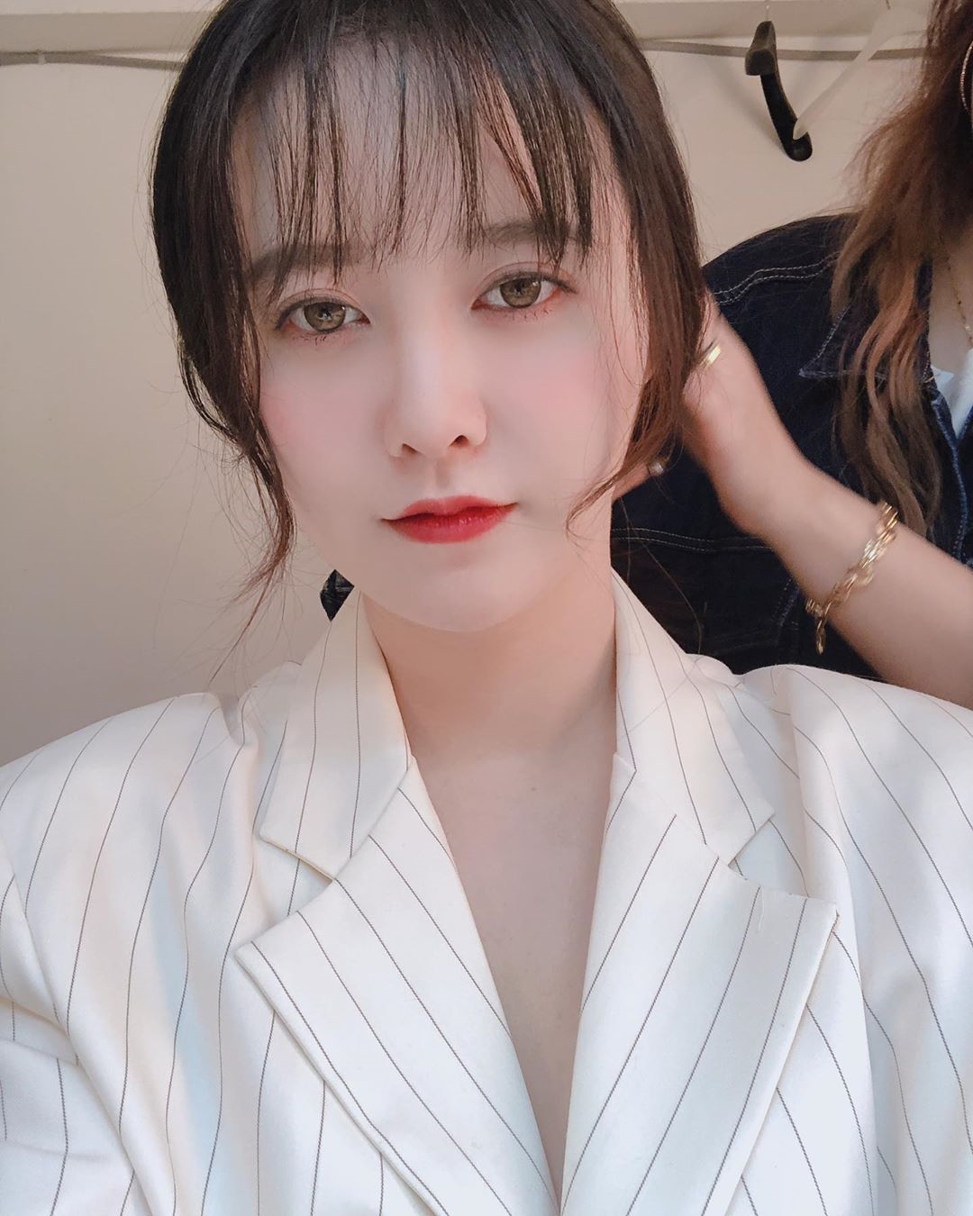 Goo Hye Sun khoe ảnh vui tươi phỏng vấn quảng bá sách mới