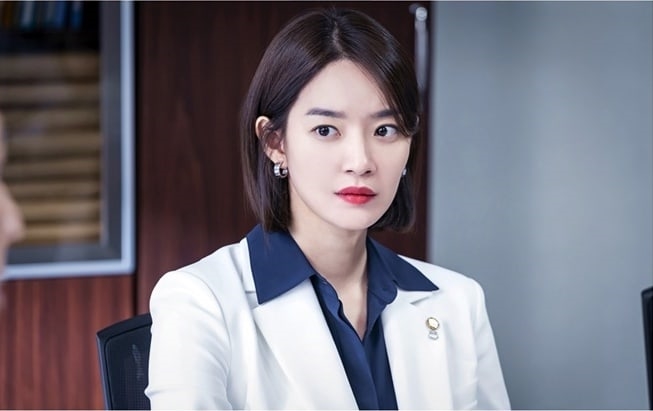 Shin Min Ah tiếp tục hình tượng chính trị gia trong 'Chief Of Staff 2'