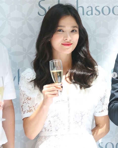 Song Hye Kyo tham dự sự kiện đầu tiên tại Hàn hậu ly hôn Song Joong Ki