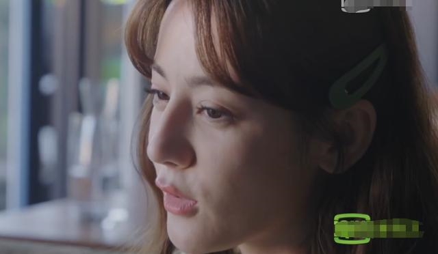 Địch Lệ Nhiệt Ba gây sốc vì làn da lỏng lẻo, nhăn nheo ở tuổi 27