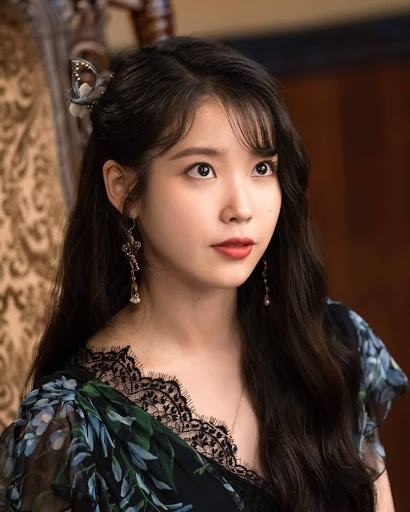 IU, Taeyeon và loạt sao nữ Kpop luôn âm thầm làm 'thiên thần từ thiện'