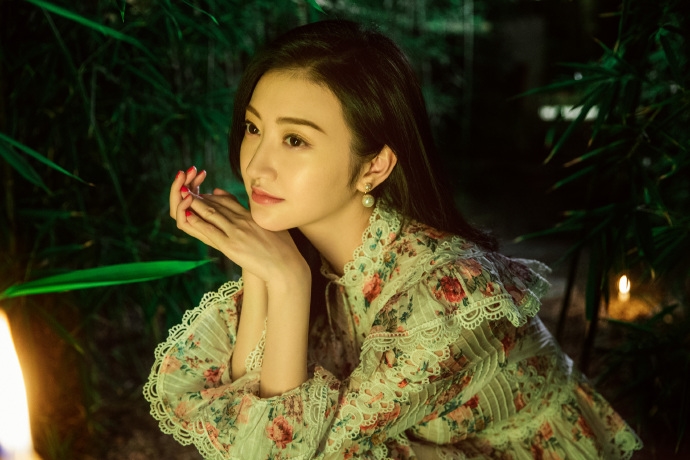 Trịnh Sảng, Cúc Tịnh Y... và mỹ nhân Cbiz kém sắc vì trang điểm đậm