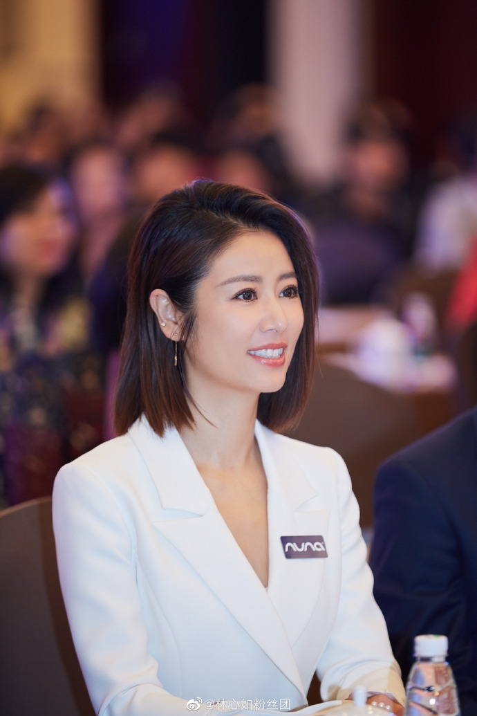 Trịnh Sảng, Cúc Tịnh Y... và mỹ nhân Cbiz kém sắc vì trang điểm đậm