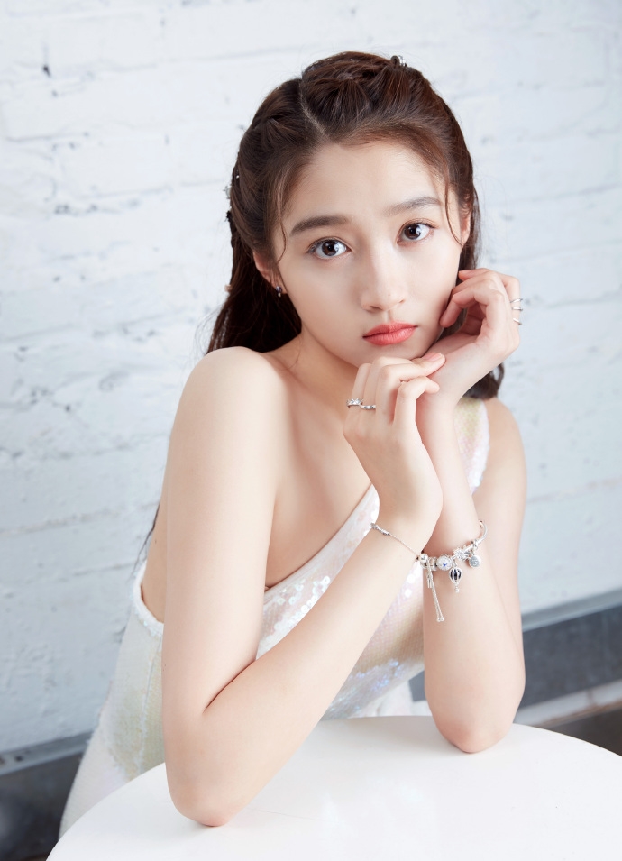 So sánh nhan sắc dàn tiểu hoa Cbiz ngày ấy và bây giờ