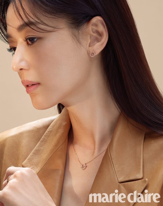 Jun Ji Hyun khoe thần thái nữ thần tuyệt đỉnh trong bộ ảnh tạp chí mới
