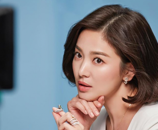 Song Hye Kyo vấp phải tranh cãi vì vẫn đi sự kiện dù thông báo đã hủy