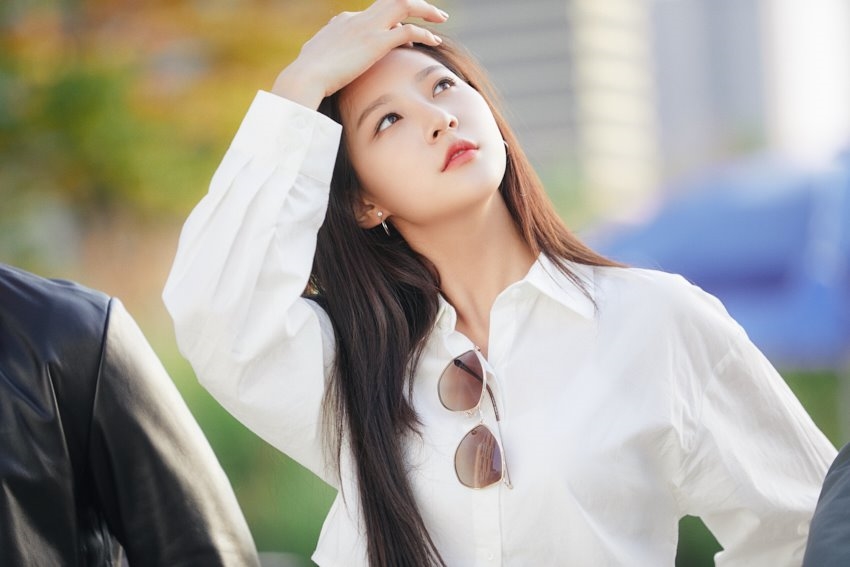 Kim Sae Ron tung bộ ảnh hậu trường drama hành động đẹp ngây ngất