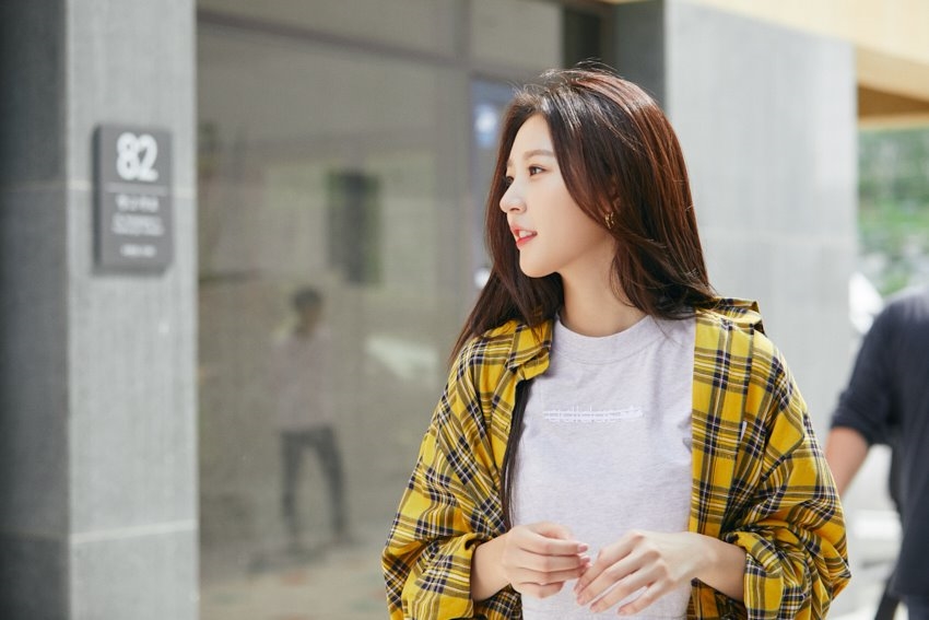 Kim Sae Ron tung bộ ảnh hậu trường drama hành động đẹp ngây ngất