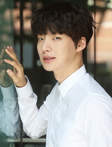 Goo Hye Sun lên báo nói về chuyện ly hôn và động thái của Ahn Jae Hyun
