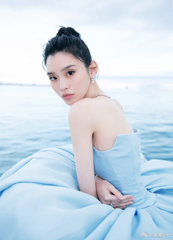 Siêu mẫu Hề Mộng Dao hạ sinh con đầu lòng cho thiếu gia sòng bạc Macao