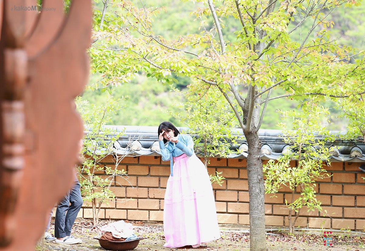 Kim So Hyun trong bộ ảnh hậu trường quay drama 'Tale Of Nok Du'