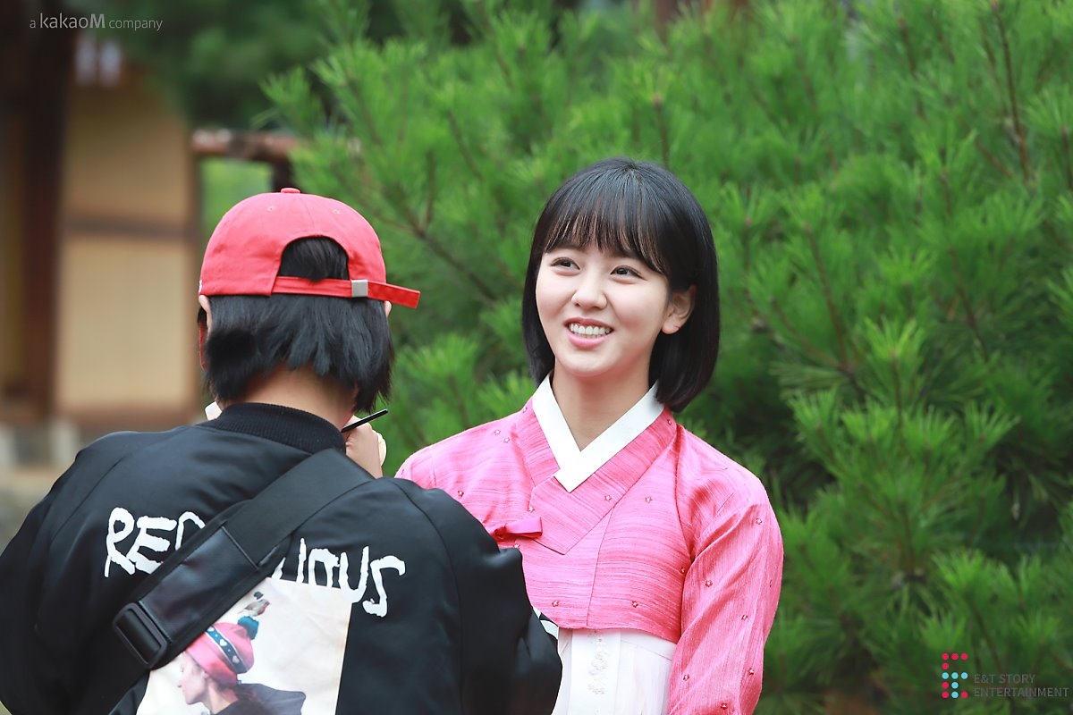 Kim So Hyun trong bộ ảnh hậu trường quay drama 'Tale Of Nok Du'