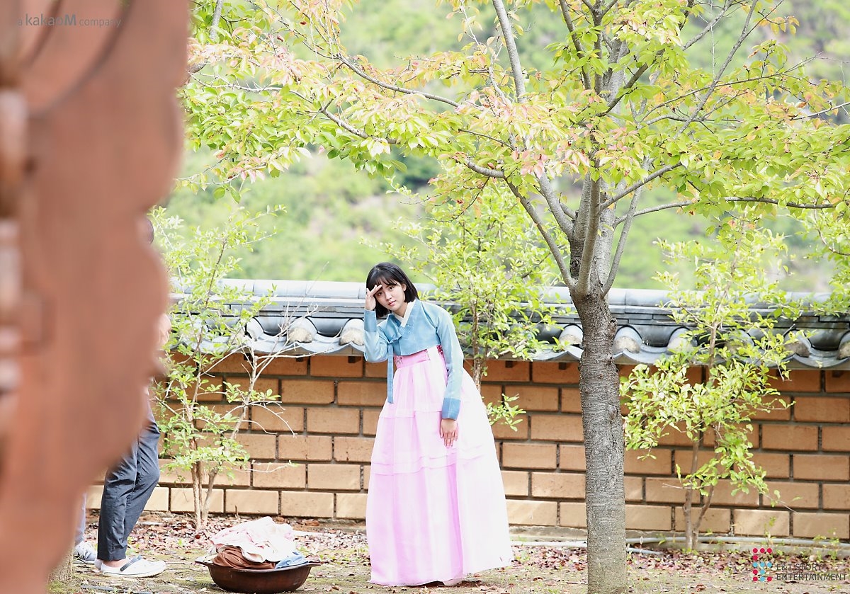 Kim So Hyun trong bộ ảnh hậu trường quay drama 'Tale Of Nok Du'