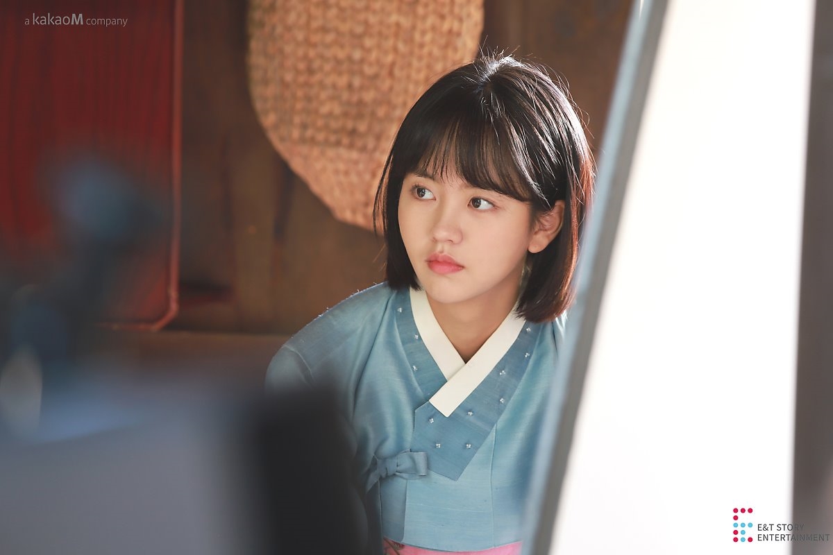Kim So Hyun trong bộ ảnh hậu trường quay drama 'Tale Of Nok Du'