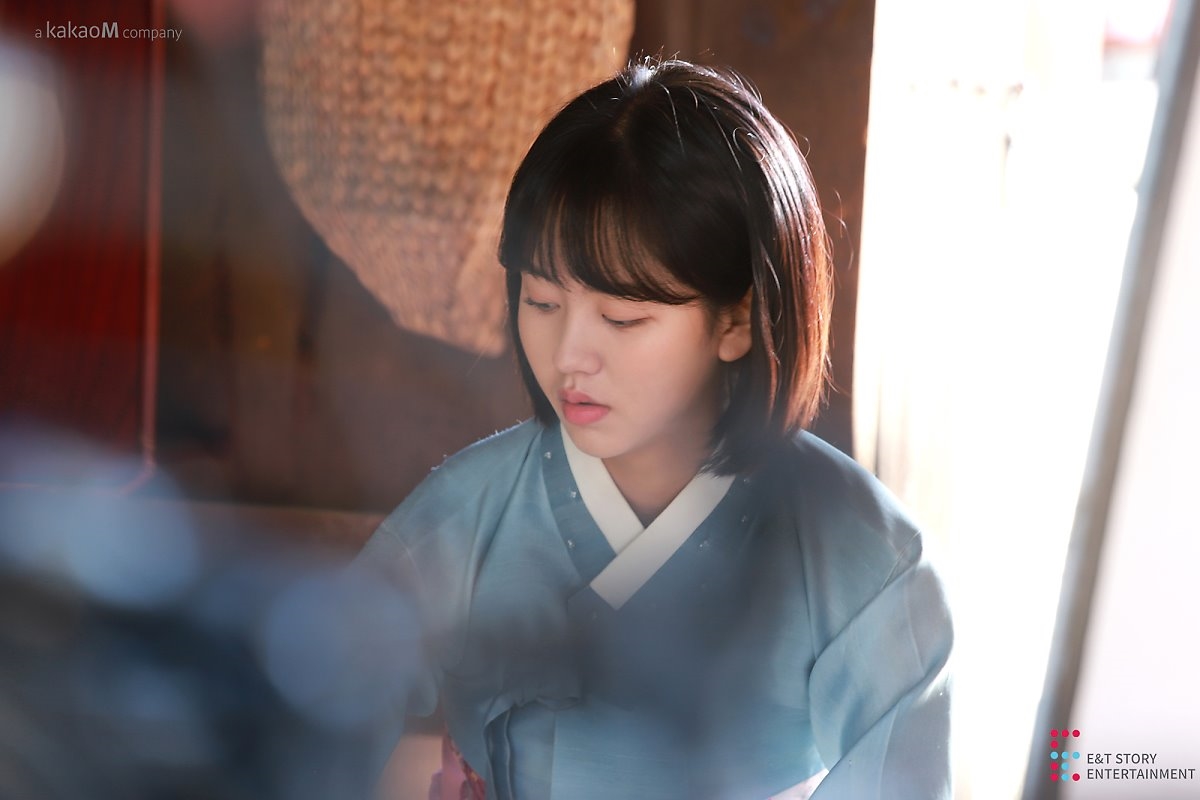 Kim So Hyun trong bộ ảnh hậu trường quay drama 'Tale Of Nok Du'
