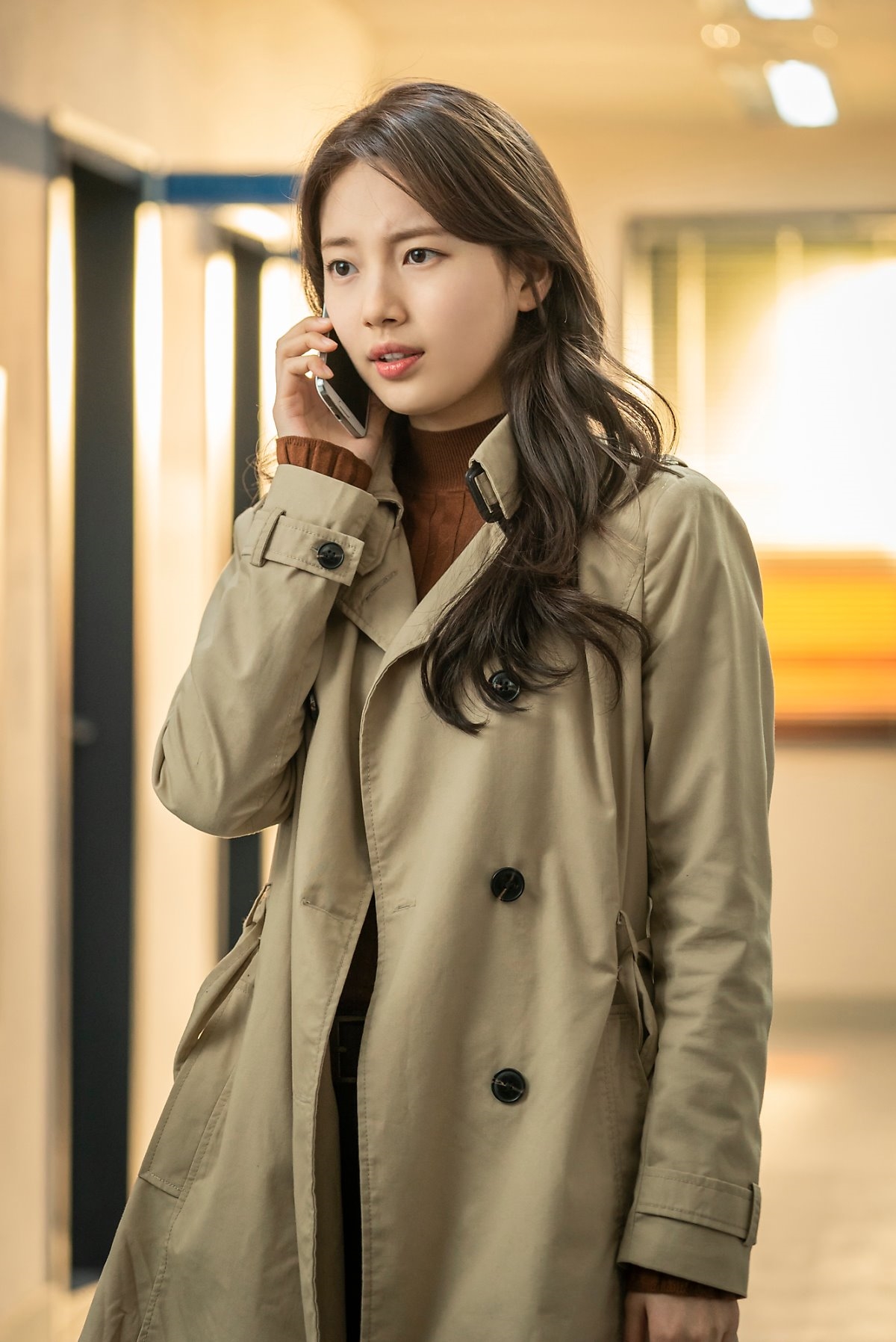 Suzy tung bộ ảnh hậu trường quay 'Vagabond' đẹp mê ly