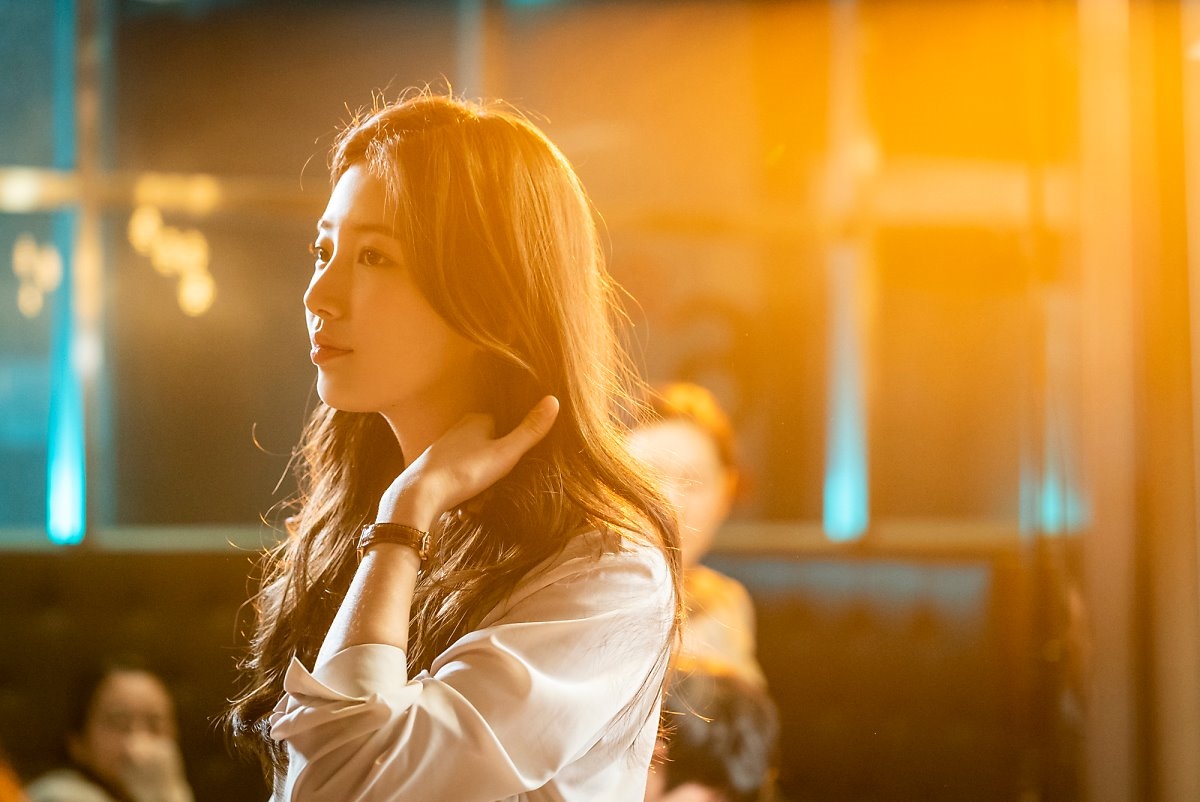 Suzy tung bộ ảnh hậu trường quay 'Vagabond' đẹp mê ly
